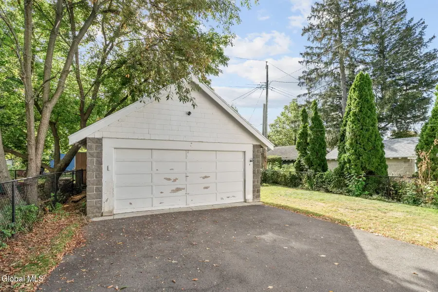 11 Fleetwood Avenue, Albany, NY 12208 - Image #3