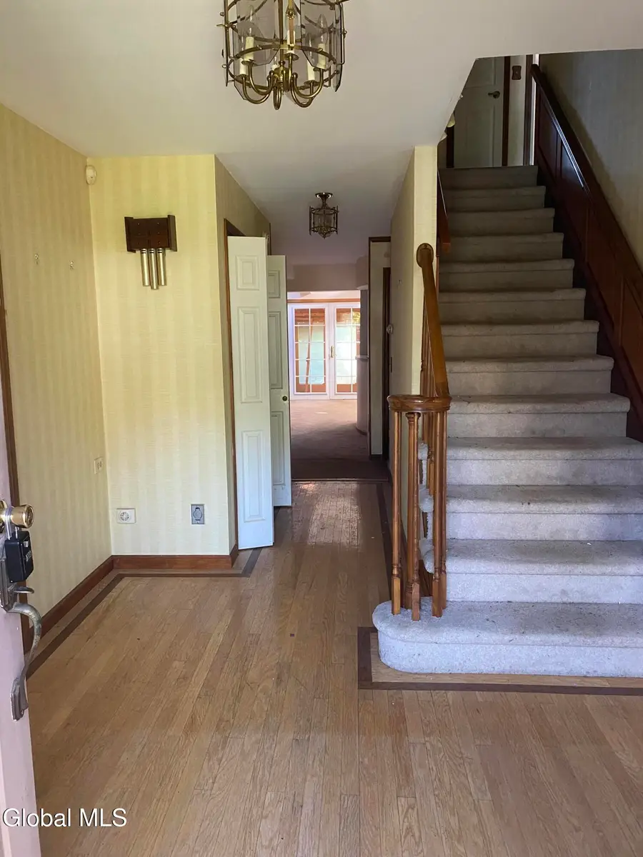 8 Quadrini Drive, Albany, NY 12208 - Image #3