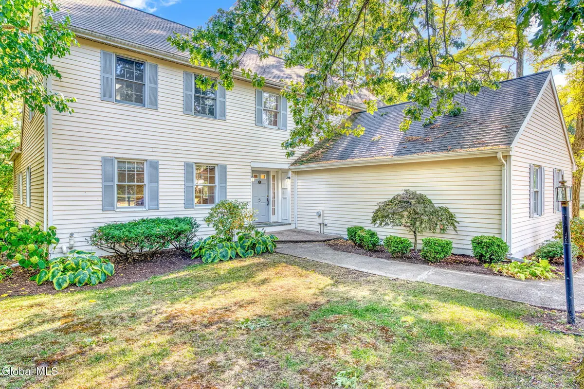 5 Gibbs Circle, Menands, NY 12204 - Image #1