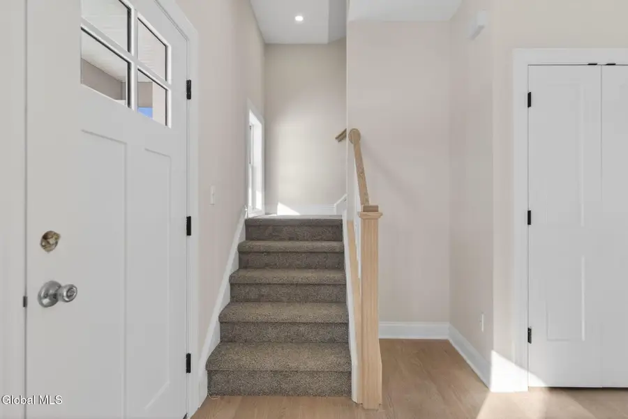 1049 Laura Street, Rotterdam, NY 12306 - Image #2