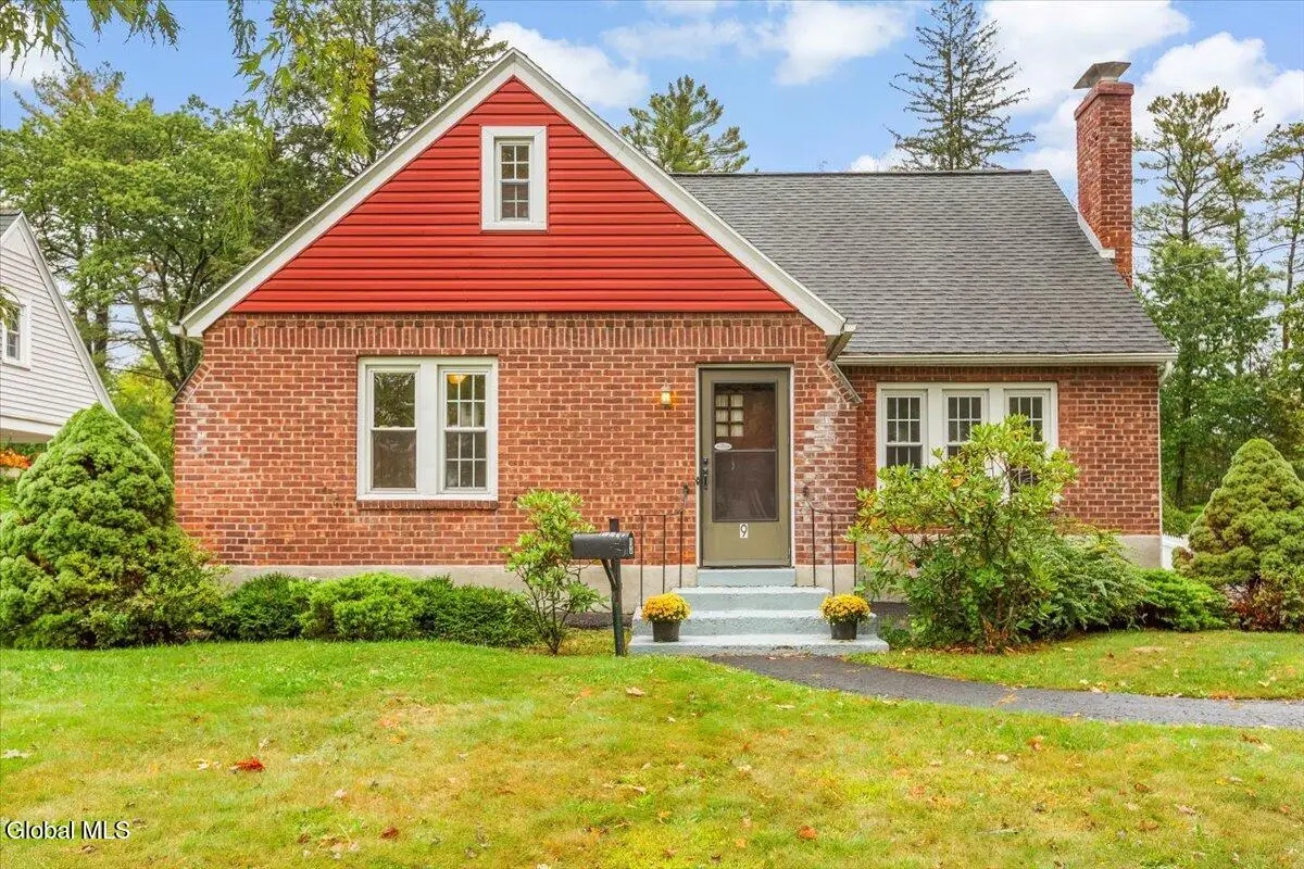 9 Groesbeck Place, Bethlehem, NY 12054 - #1