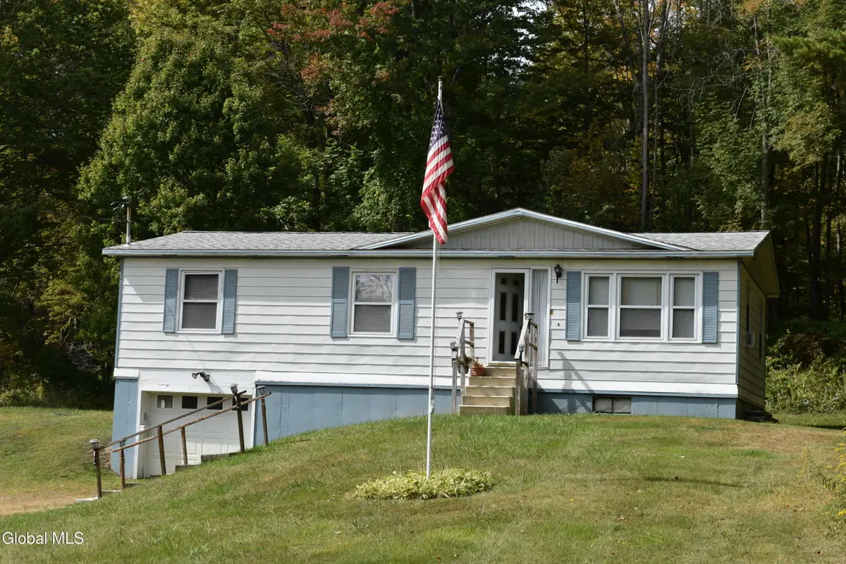 205 Middle Road, Austerlitz, NY 12017 - Image #1