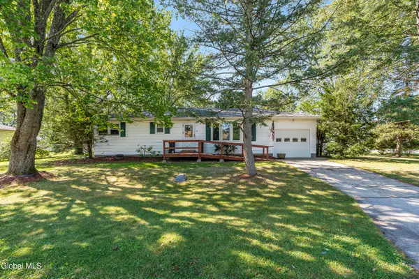 19 Clearview Court, Cohoes, NY 12047