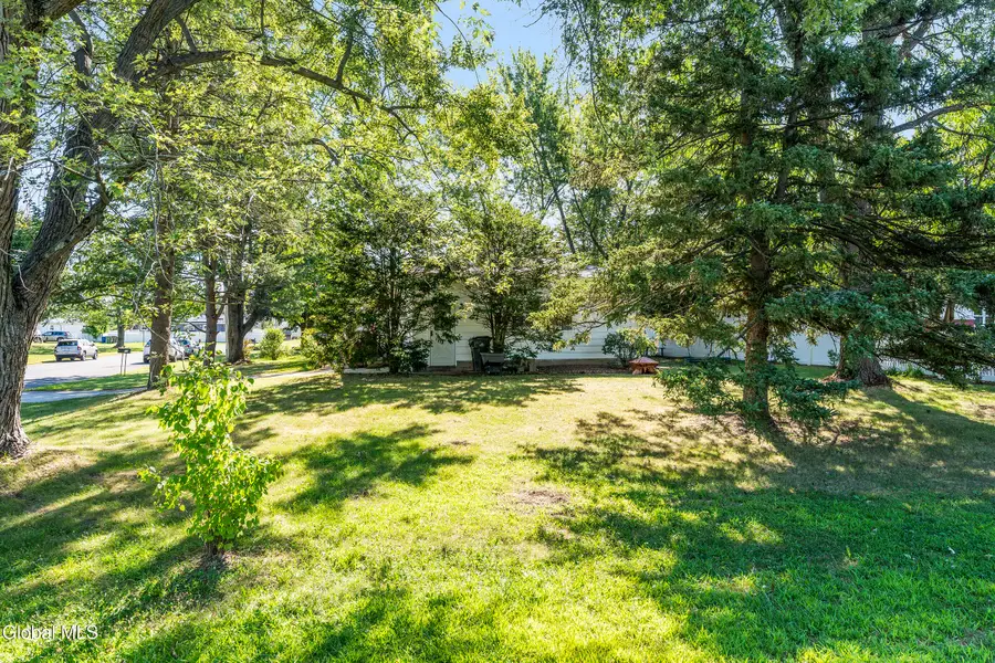 19 Clearview Court, Cohoes, NY 12047 - Image #3