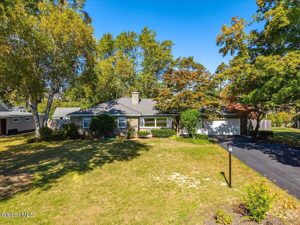 10 Willo Lane, Loudonville, NY 12211 - Image #1