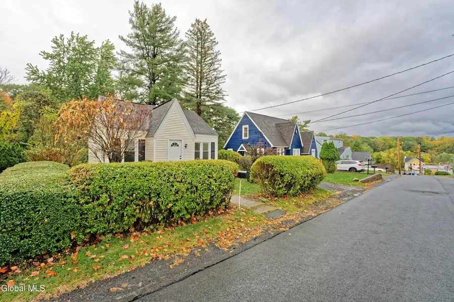 11 Victoria Avenue, Brunswick, NY 12180 - Image #2