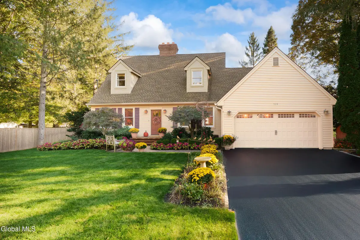 524 Macelroy Road, Clifton Park, NY 12065 - Image #1