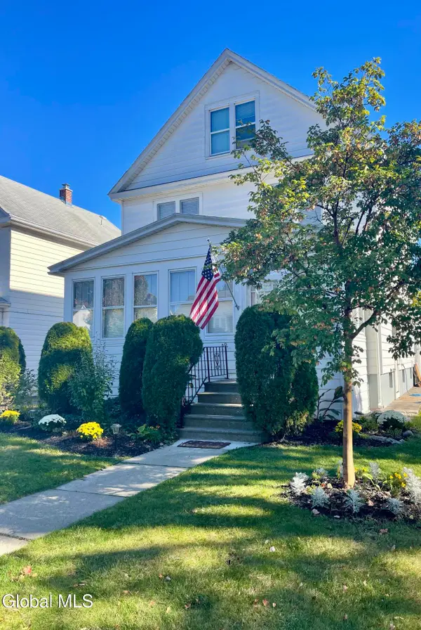 50 Oakwood Street, Albany, NY 12208