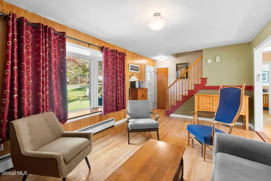 542 Mcchesney Ave Extension, Brunswick, NY 12180 - Image #3