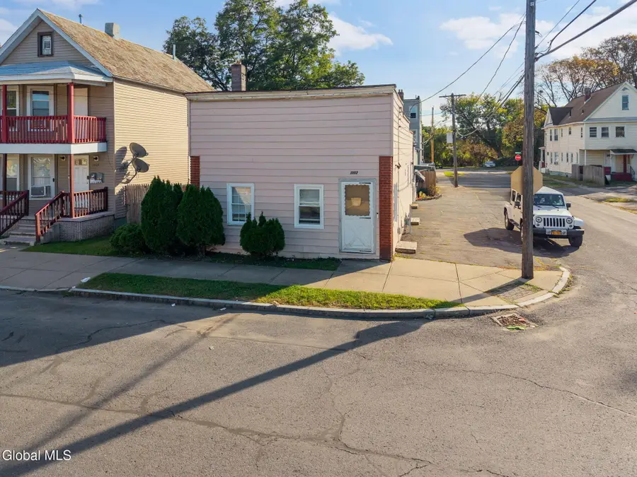 1002 Strong Street, Schenectady, NY 12307 - Image #3