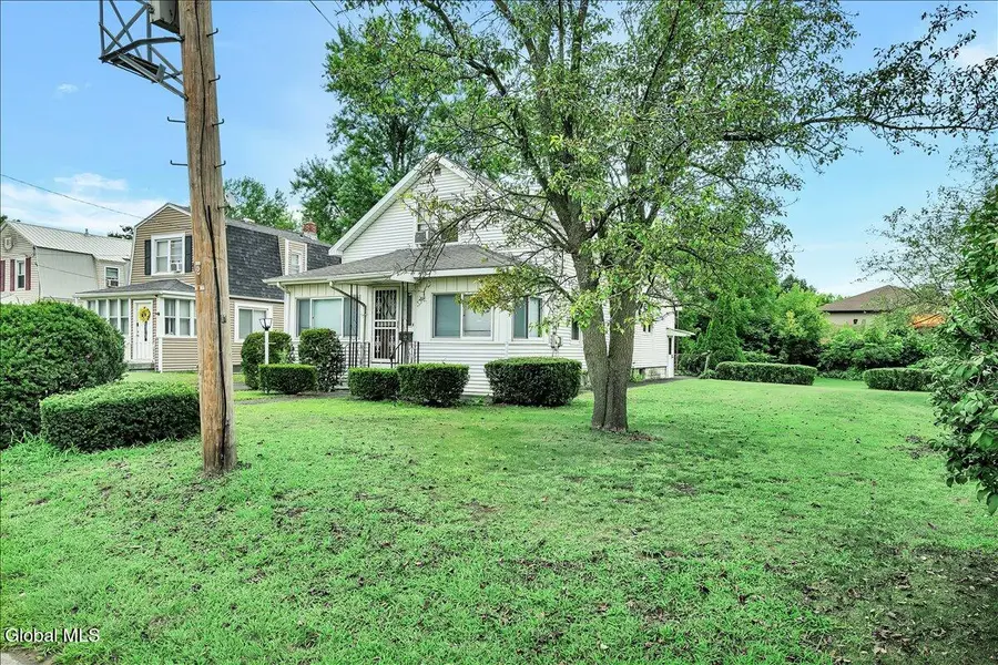 3 Hackett Avenue, Colonie, NY 12205 - Image #2