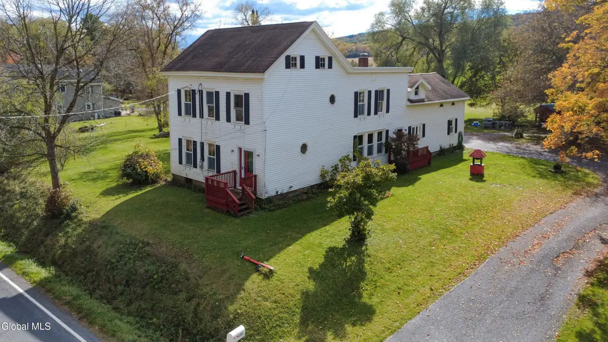 131 Fort Hunter Road, Amsterdam, NY 12010 - Image #1
