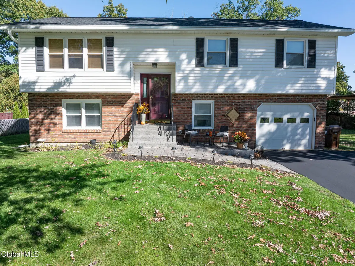 27 Bellevue Street, Bethlehem, NY 12158 - Image #1