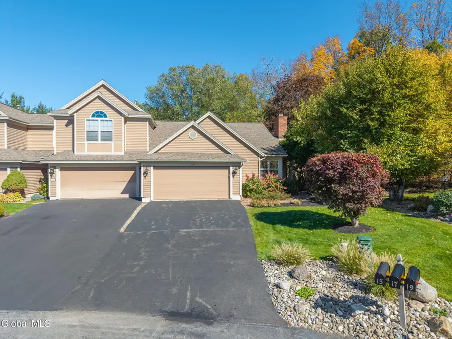 15 Devon Court, Guilderland, NY 12186 - Image #2
