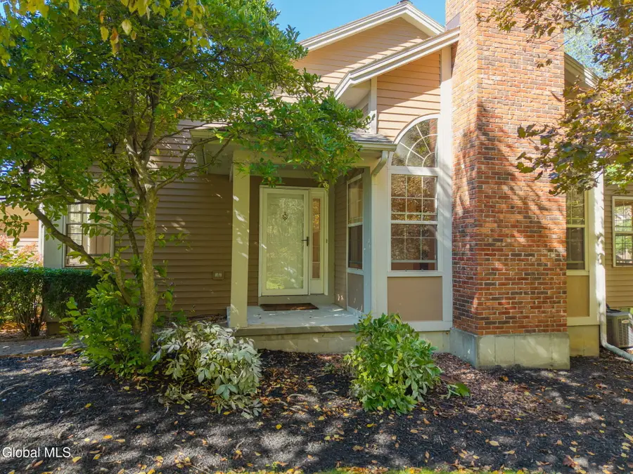 15 Devon Court, Guilderland, NY 12186 - Image #3