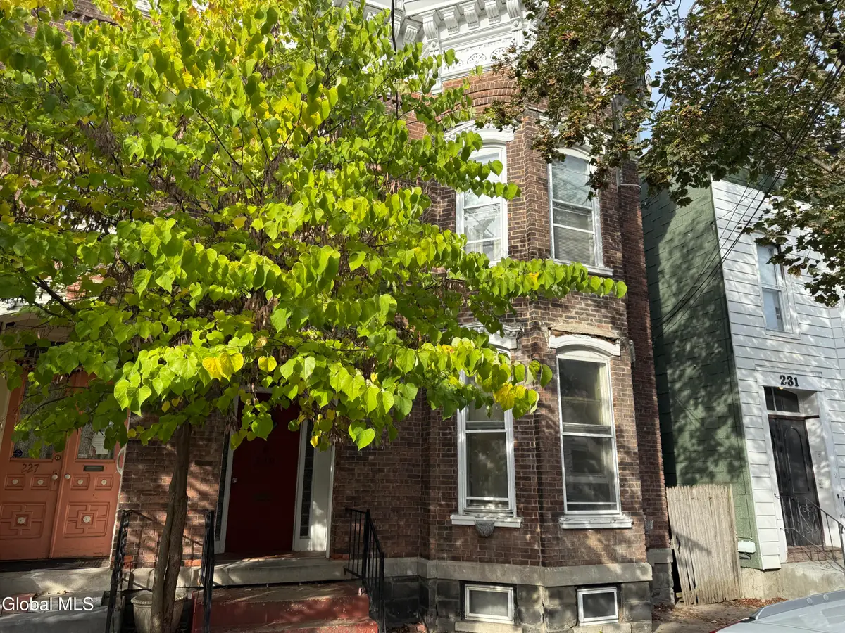 229 Green Street, Schenectady, NY 12305 - Image #1