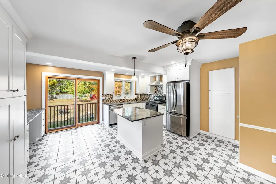 19 St Joseph Street, Colonie Town, NY 12303 - Image #3