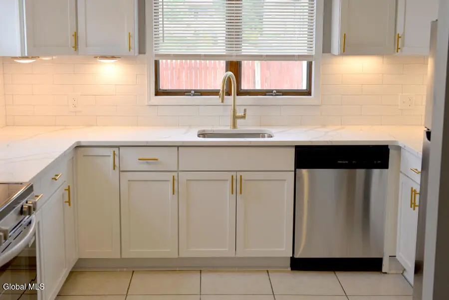 14 Orford Street, Colonie, NY 12205 - #1