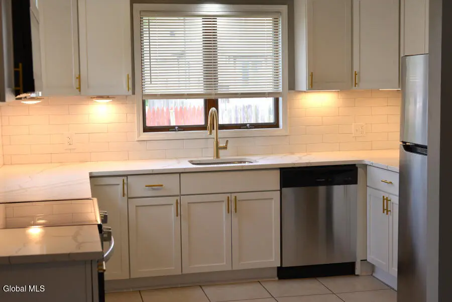 14 Orford Street, Colonie, NY 12205 - #2