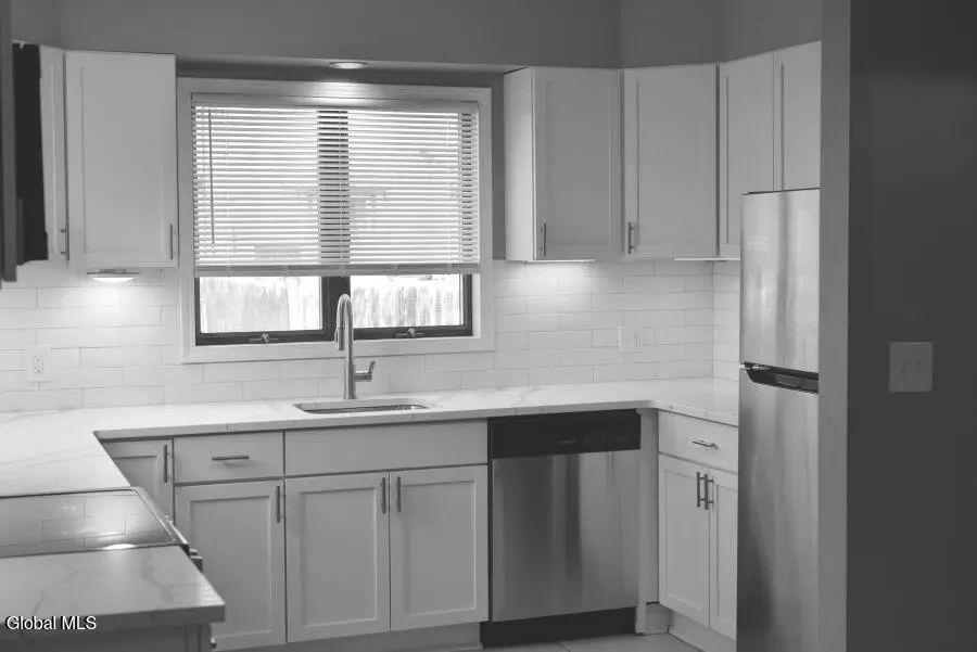 14 Orford Street, Colonie, NY 12205 - #3