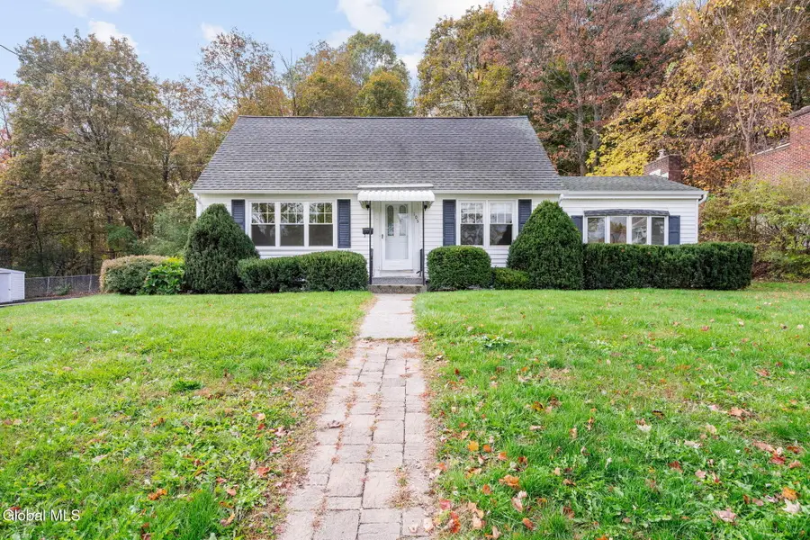 105 Overlook Avenue, Latham, NY 12110 - Image #2