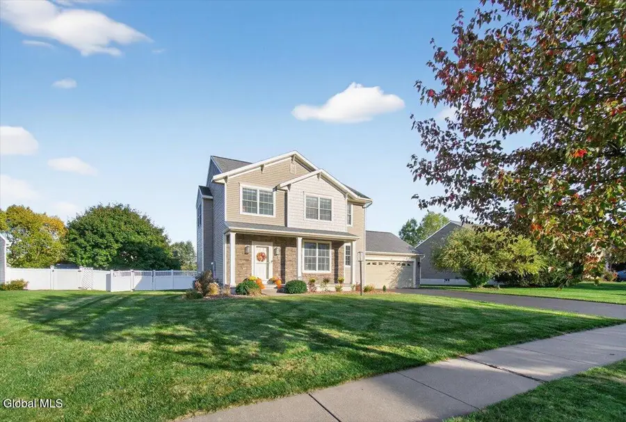 34 Avendale Drive, Malta, NY 12019 - Image #2