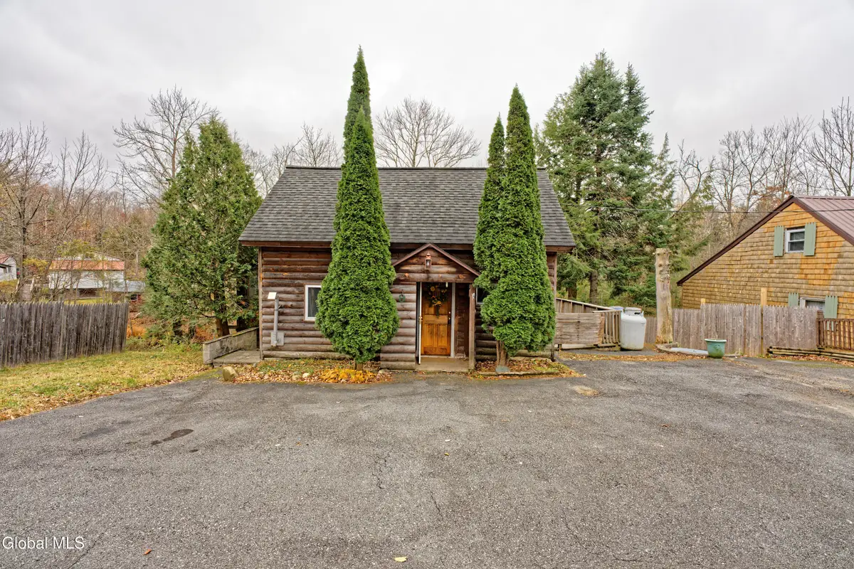 9 Kilmer Roadway, Middle Grove, NY 12850 - Image #1