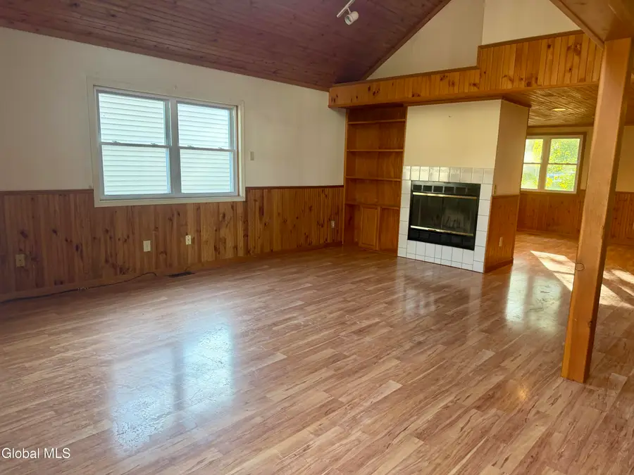 42 Hackett Street, Selkirk, NY 12158 - Image #3