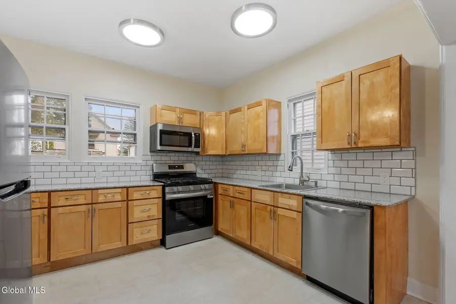 879 Mercer Street, Albany, NY 12208 - Image #2