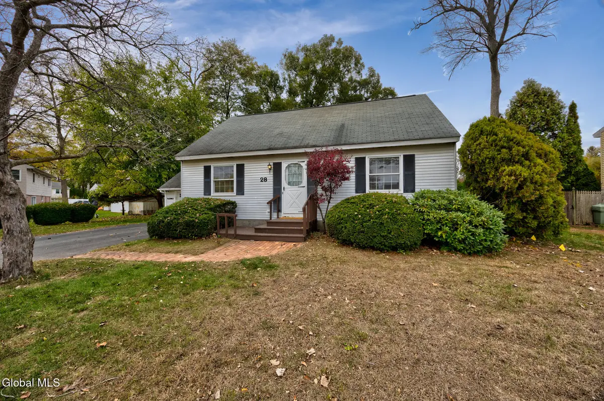 28 Red Fox Drive, Colonie, NY 12205 - Image #1