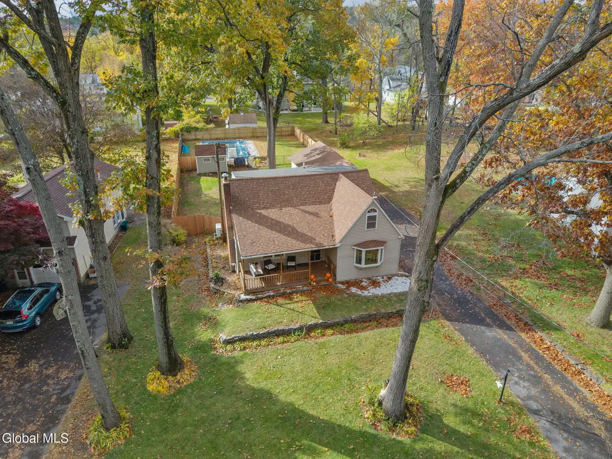 24 Valleyview Avenue, Rotterdam, NY 12306 - Image #1