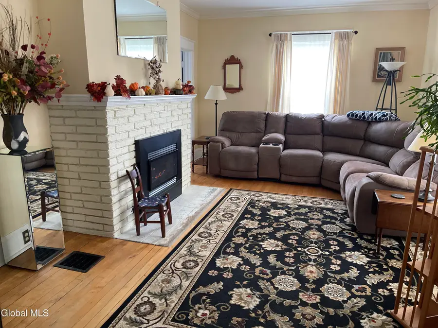 33 Coolidge Avenue, Glens Falls, NY 12801 - Image #2