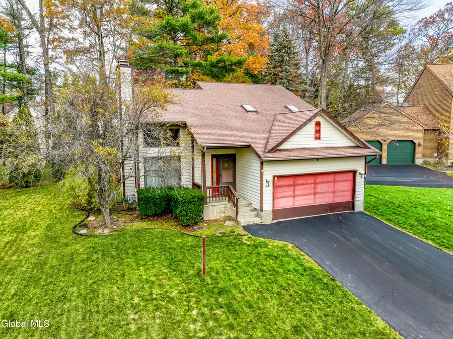 7 Lea Court, Colonie Town, NY 12309 - Image #2