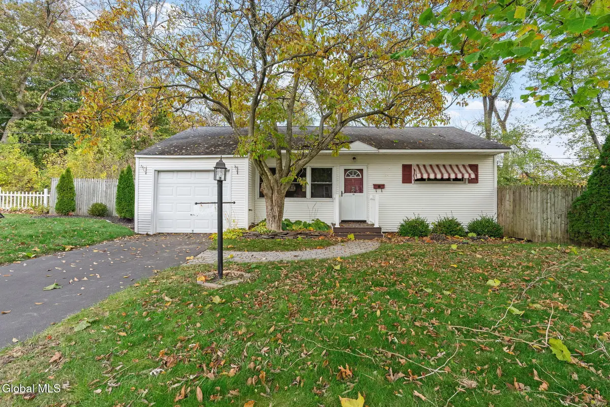 15 Stirrup Drive, Colonie, NY 12205 - Image #1