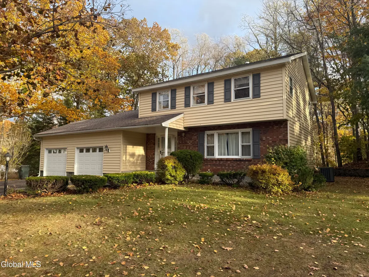 4004 Lynwood Court, Guilderland, NY 12303 - Image #1