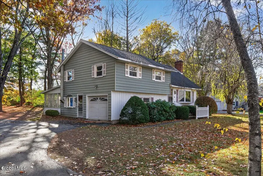 44 Damask Drive, Clifton Park, NY 12065 - Image #3