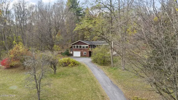 122 Parkhurst Road, Wilton, NY 12831