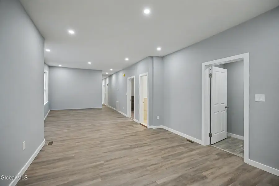 332 Georgetta Dix Plz, Schenectady, NY 12307 - Image #3