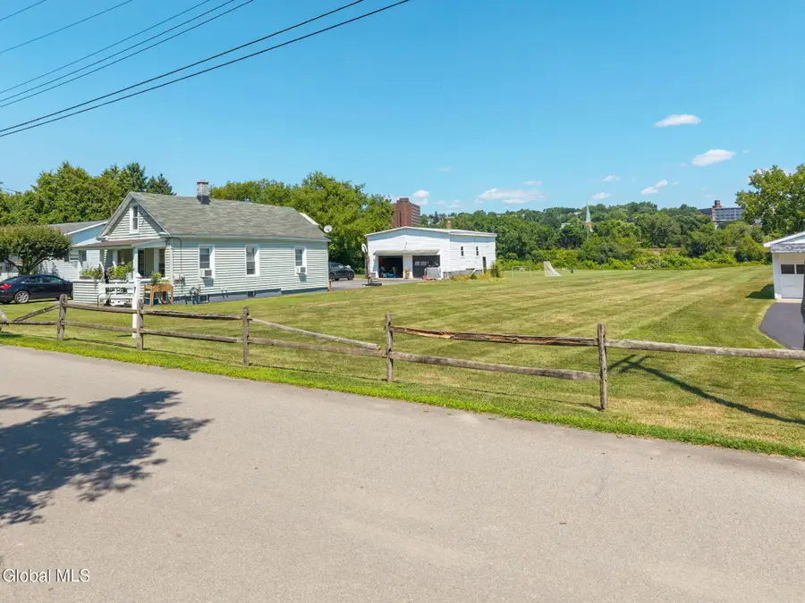 L37 Erie Terrace, Amsterdam, NY 12010 - Image #3