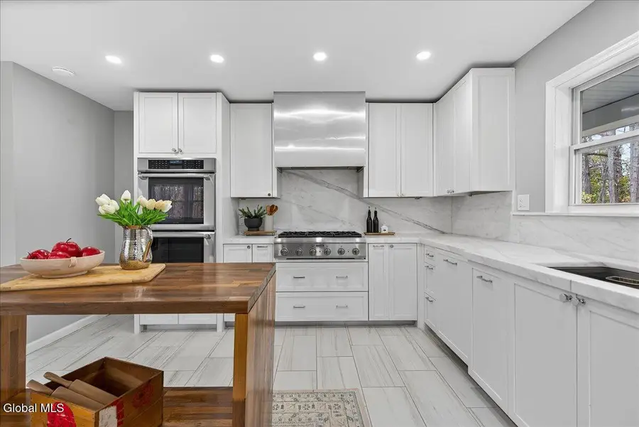 16 Nelson Avenue, Saratoga Springs, NY 12866 - Image #2