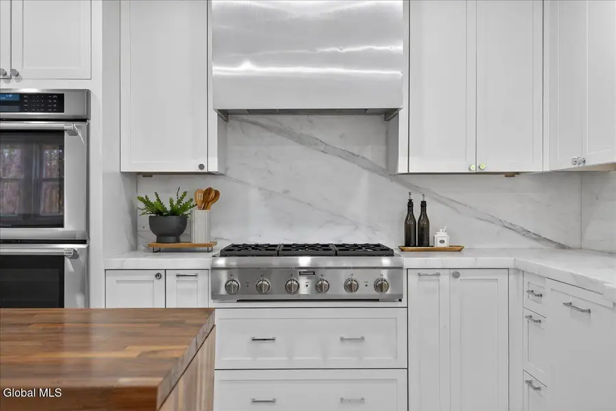 16 Nelson Avenue, Saratoga Springs, NY 12866 - Image #3