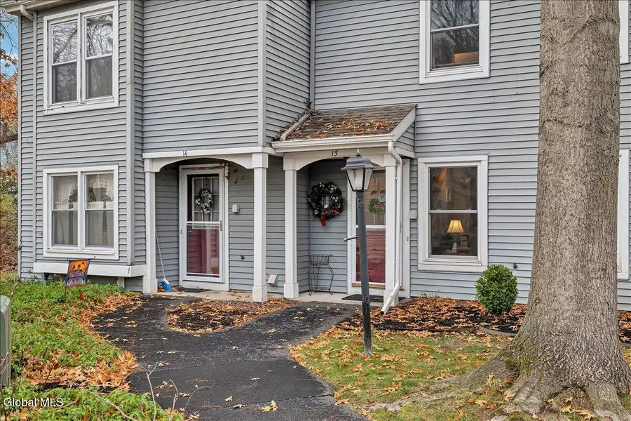 15 Wilton Court, Halfmoon, NY 12065 - Image #2