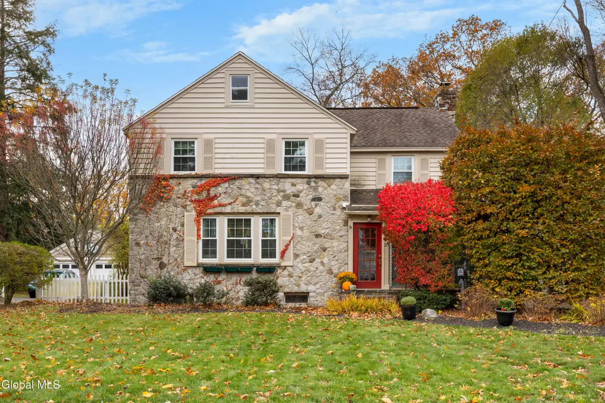 21 Roweland Avenue, Bethlehem, NY 12054 - Image #1