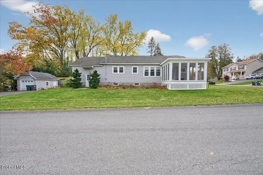 1158 Hedgewood Lane, Niskayuna, NY 12309 - Image #2