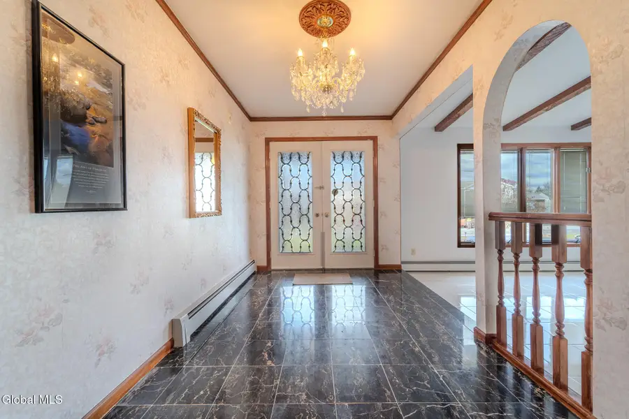 15 Huntleigh Drive, Loudonville, NY 12211 - Image #3