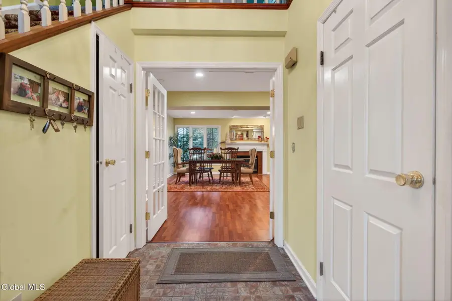 14 Carrie Court, Niskayuna, NY 12309 - Image #3