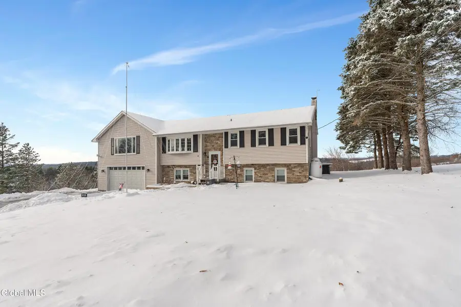 23 Geiser Road, North Greenbush, NY 12198 - Image #3