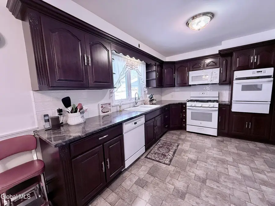 22 Peter Lane, Amsterdam, NY 12010 - Image #2