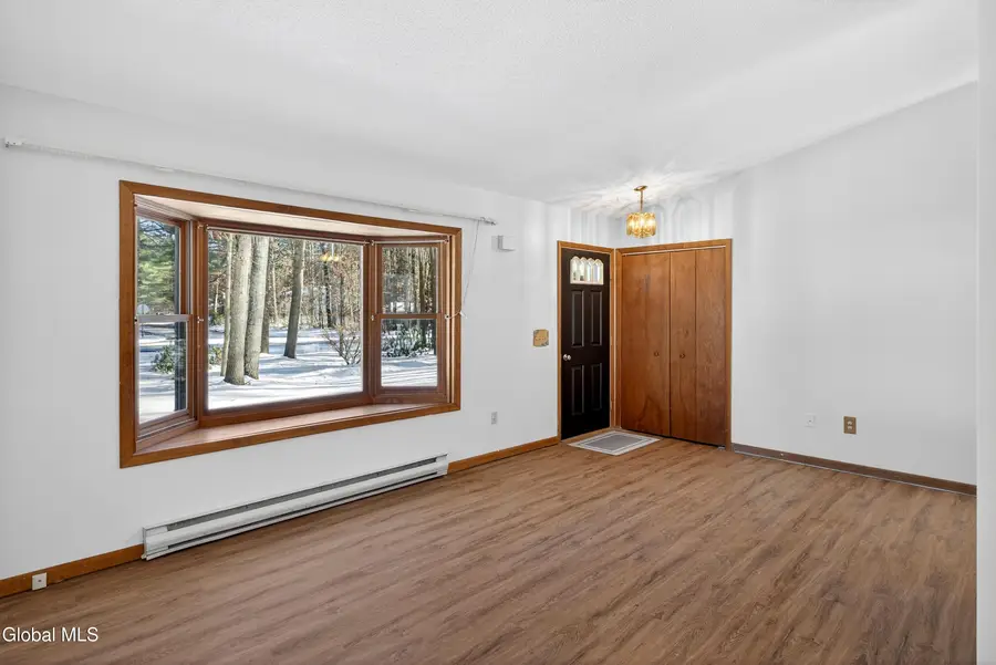 9 Evergreen Lane, Moreau, NY 12831 - Image #3