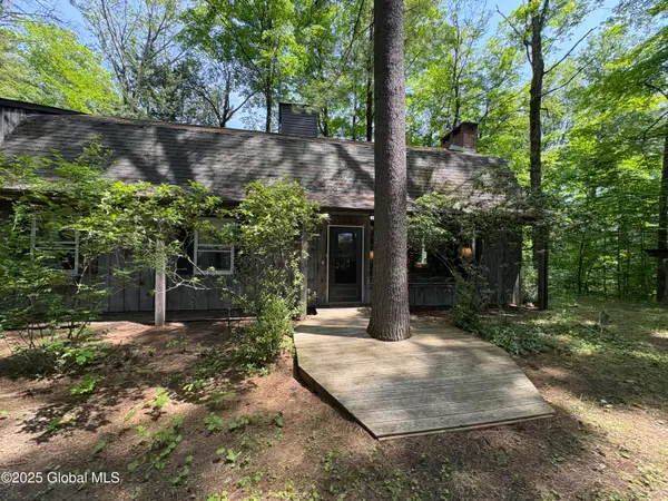 36 Hoffman Road, Milton, NY 12866